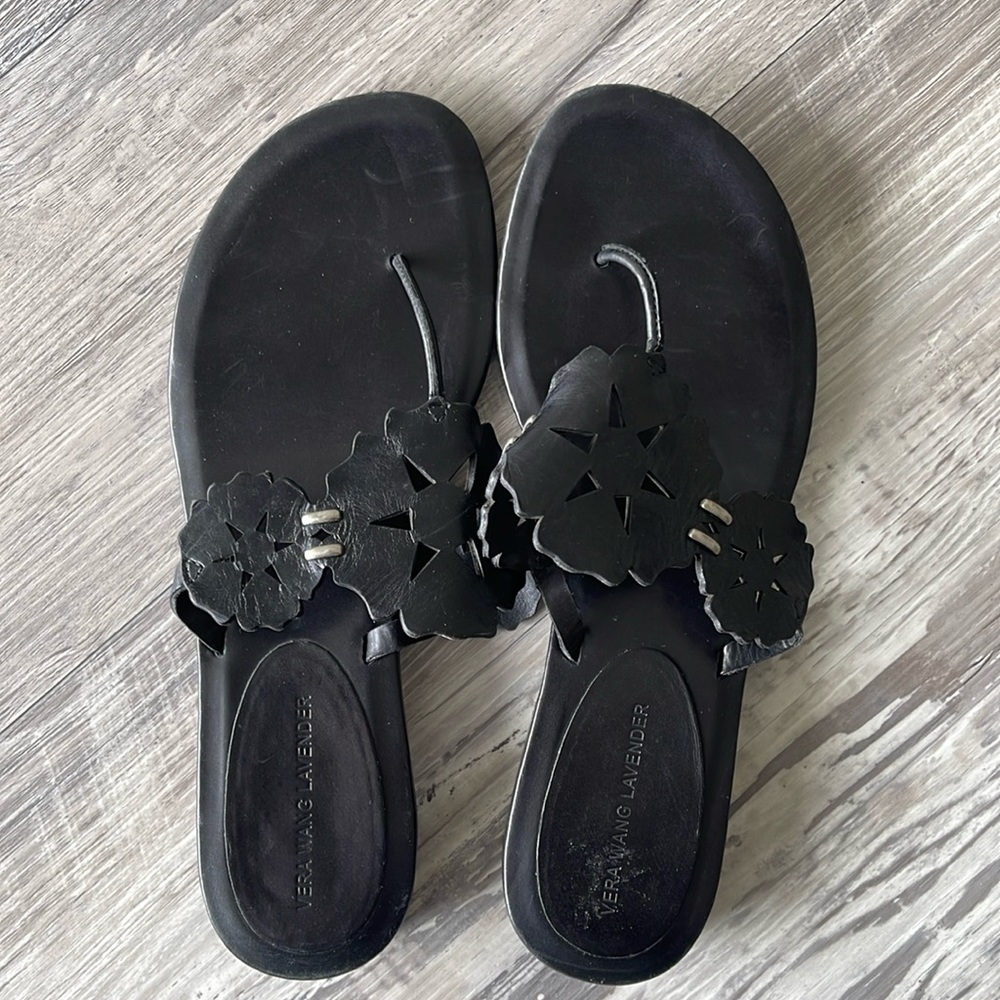 Vera Wang Lavender Label Laser Cut Black Leather Sandals Size 9M